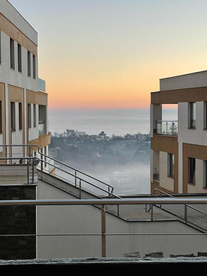 Londof Luxury Apartments - With A Panoramic View Over The City Braşov Eksteriør bilde