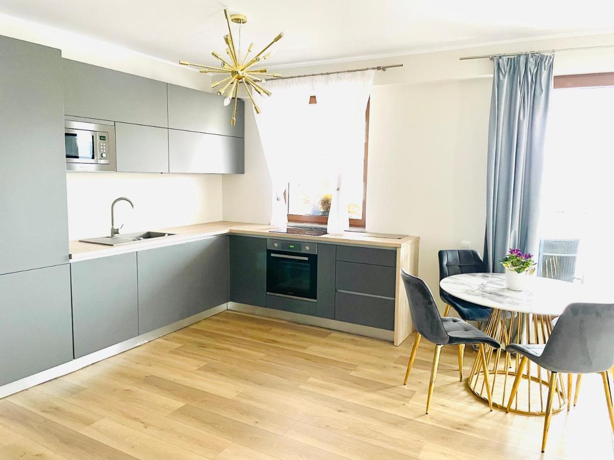 Londof Luxury Apartments - With A Panoramic View Over The City Braşov Eksteriør bilde