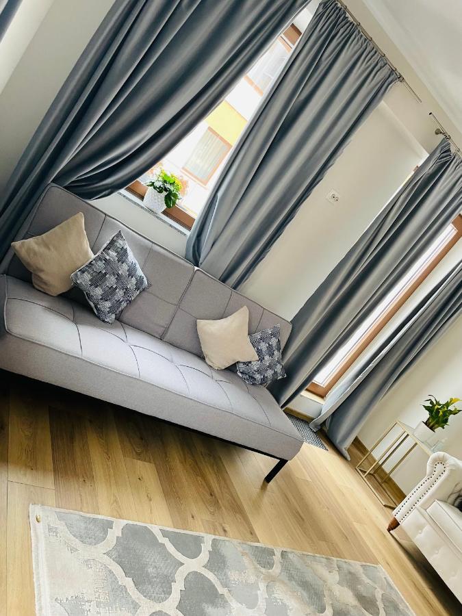 Londof Luxury Apartments - With A Panoramic View Over The City Braşov Eksteriør bilde